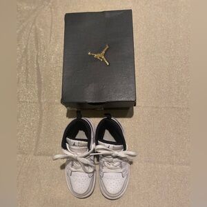 Jordan 1 Mid